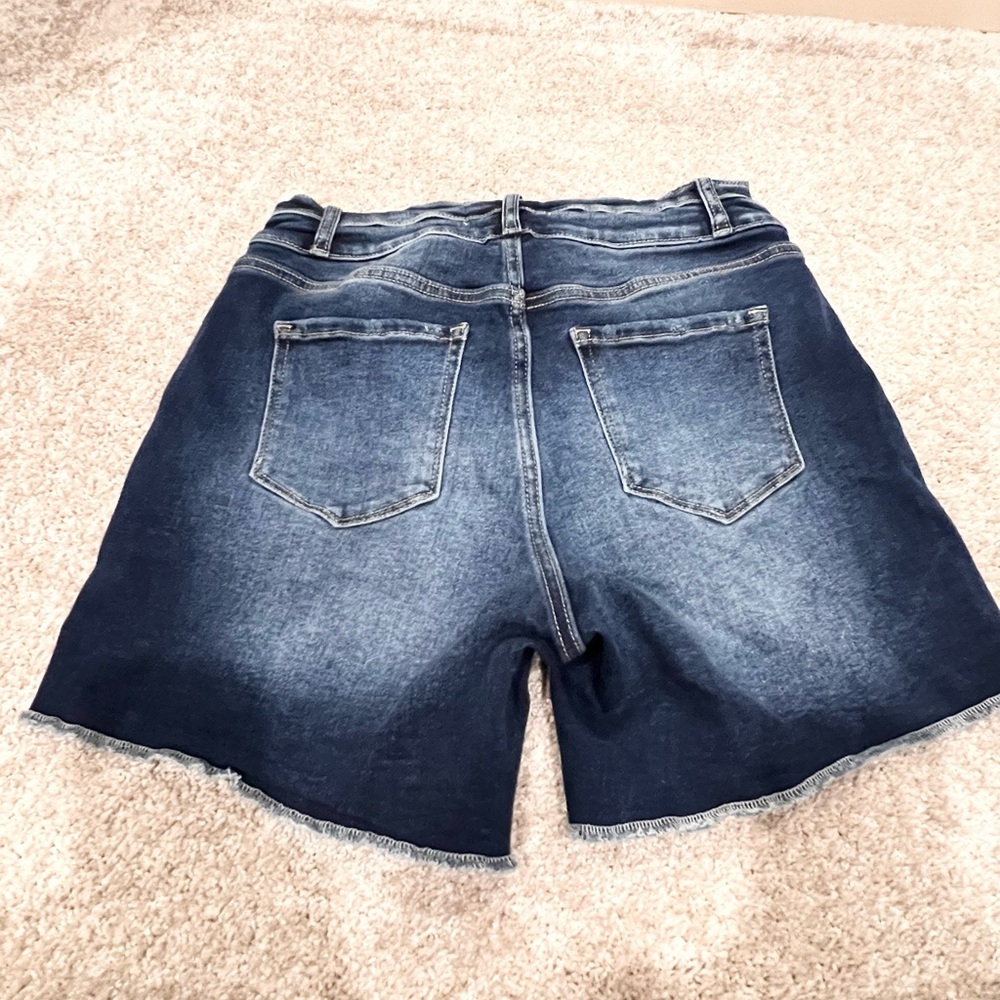 Zenana Dark Wash Denim Shorts 
🟣FINAL PRICE🟣 - Picture 2 of 5